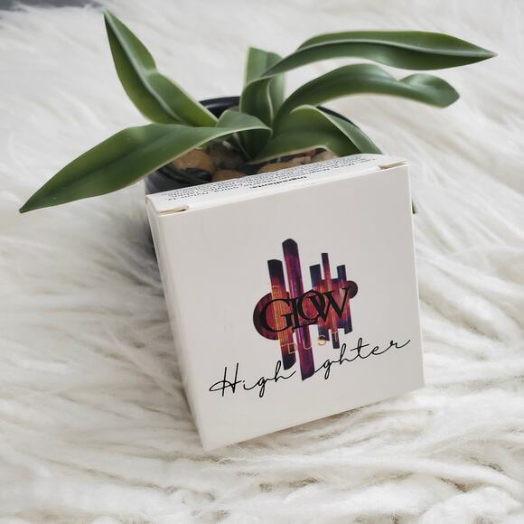 TASH Cosmetics Silver Glow Dust Highlighter Sugar Shock - Picture 2 of 5